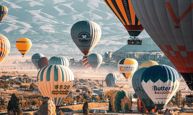 KAPADOKYA TURU / ONE DAY IN SPACE WITH BURAK YETER AND FRIENDS