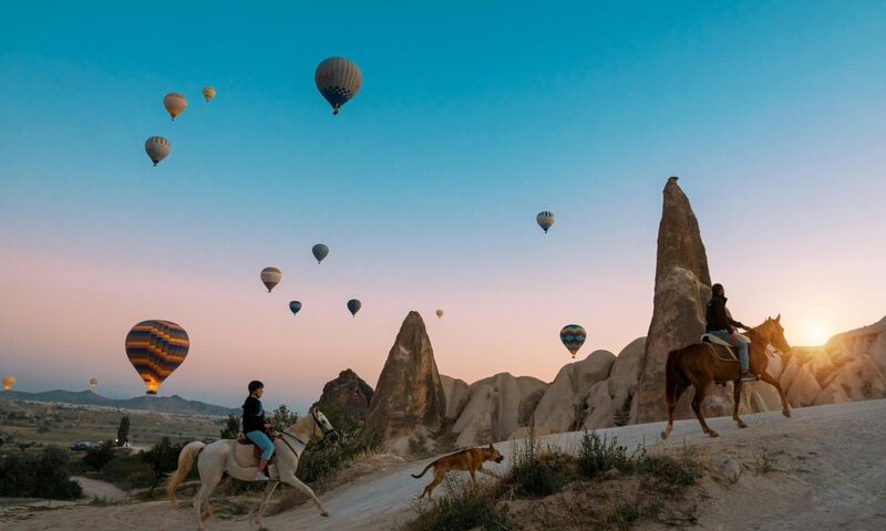 KAPADOKYA TURU / ONE DAY IN SPACE WITH BURAK YETER AND FRIENDS